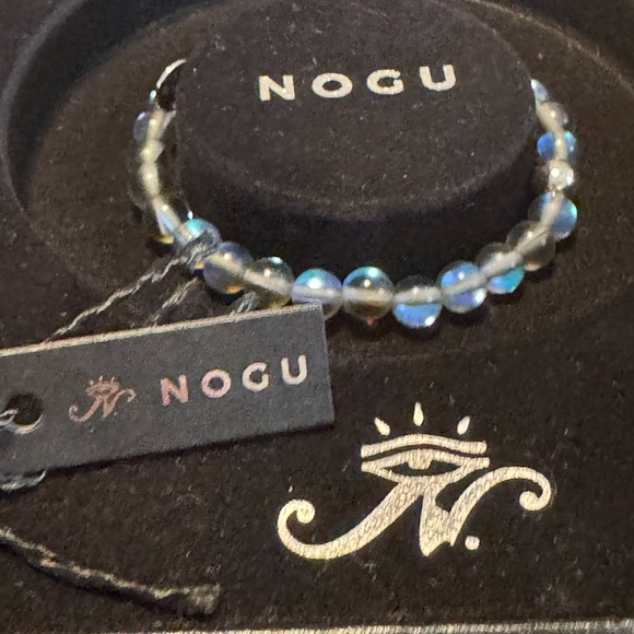 Nogu Iridescent Gray with Silver Mermaid Beaded Stretch Bracelet - Picture 7 of 10